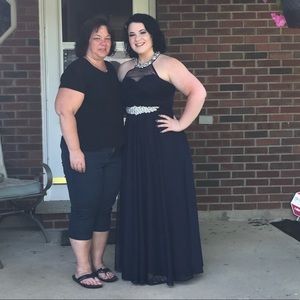 Super cute slimming navy prom dress!